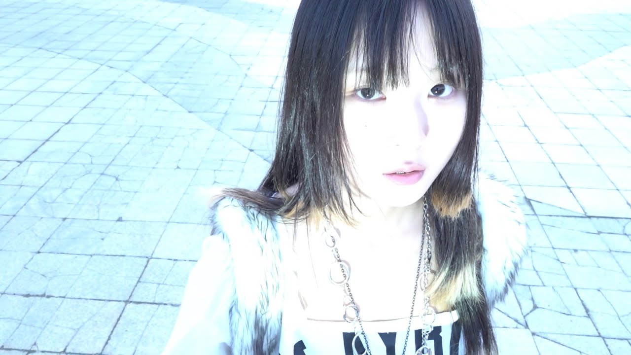 Effie - maybe baby (Official Video)