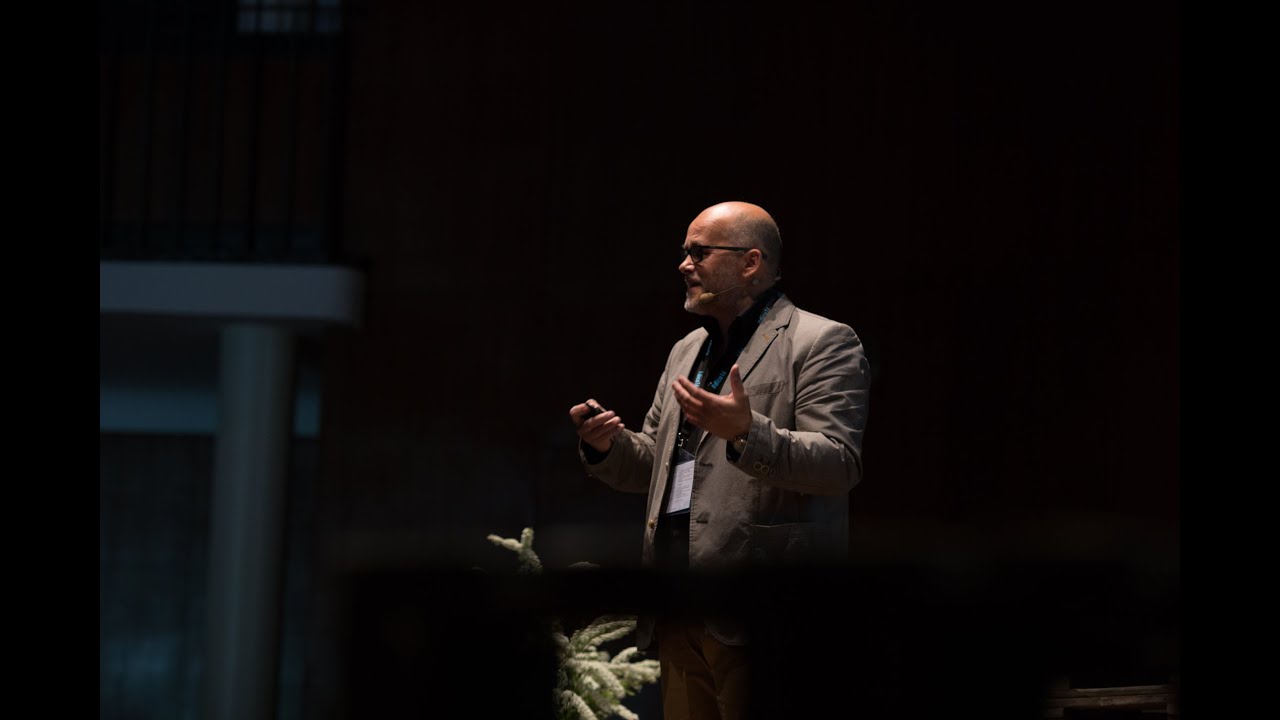 DICO 2016 - Christian Gries - Museums morph digitally