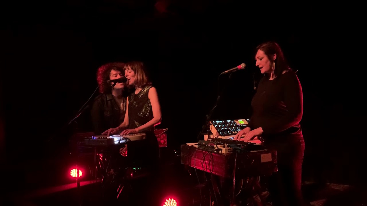 Stefanie Schrank - An den falschen Orten (Locas in Love Cover) 15.12.2019 Altes Pfandhaus K&ouml;ln