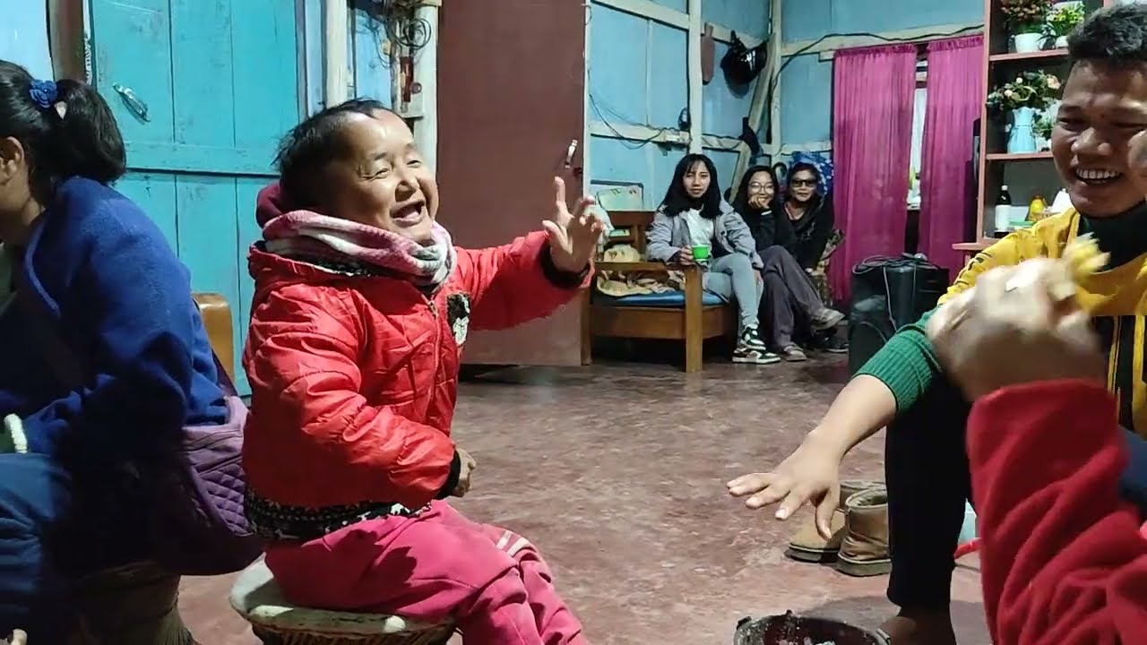 Gollhang Neopa (36years) in Eh tha a adom le ho ngol asah dan thu sei..Nuijat um mong2 e