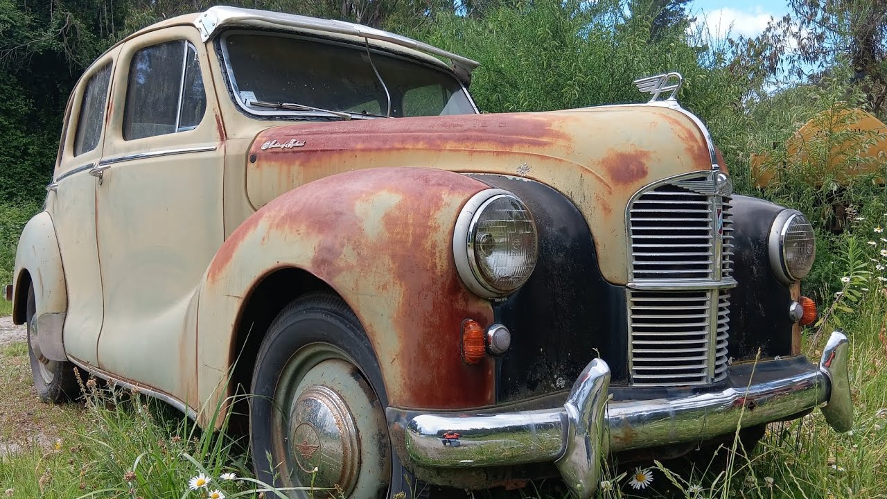 Starting an old vintage Austin.