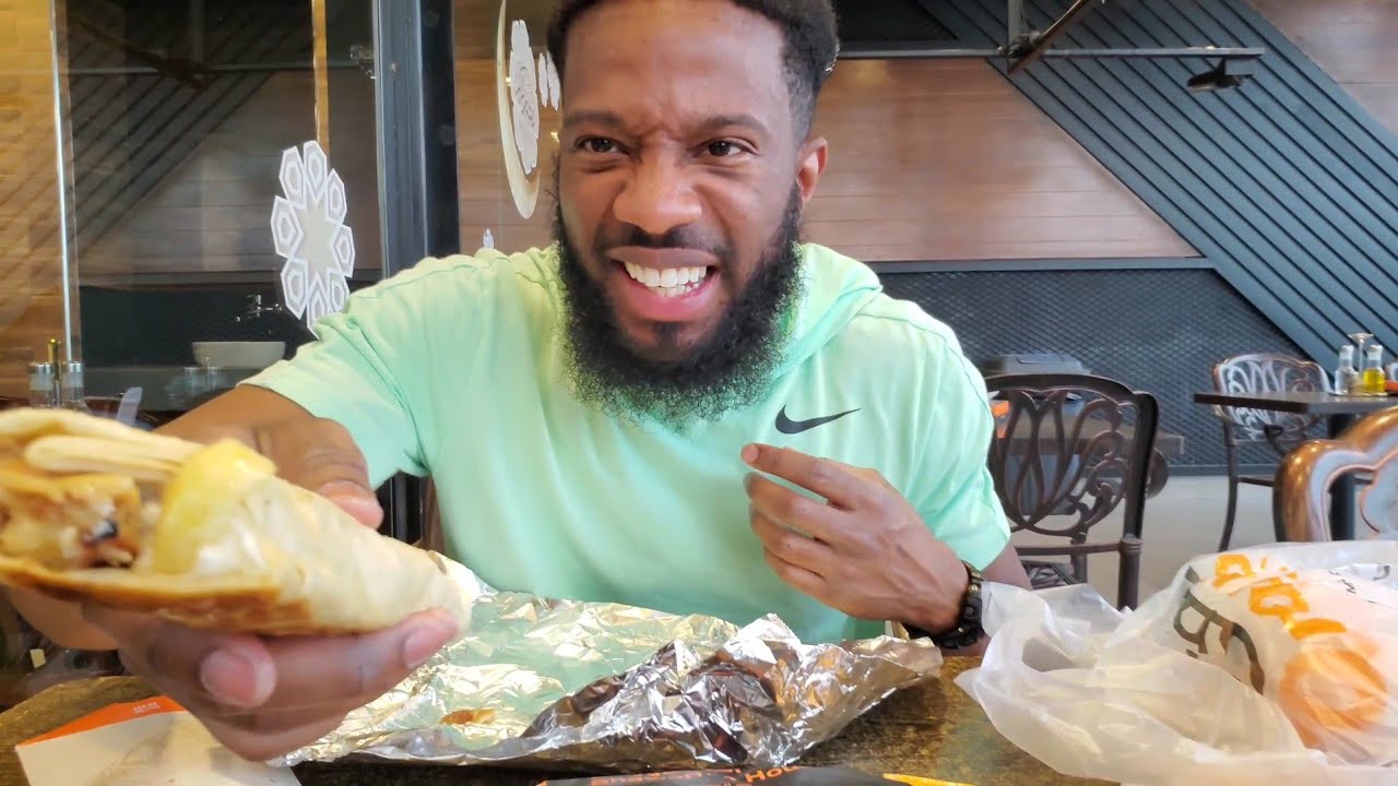 Dinner at Shawarma House and dessert at Mol10! My trip to Saudi Arabia