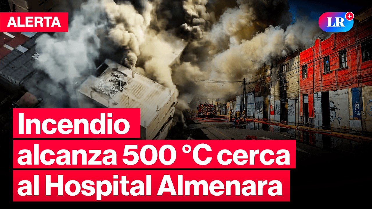 Voraz incendio consume almacén clandestino a una cuadra del Hospital Almenara #LR