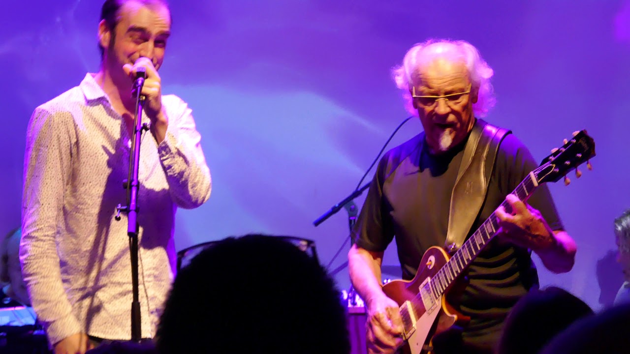 Martin Barre  2019-04-21 Sellersville Theater 