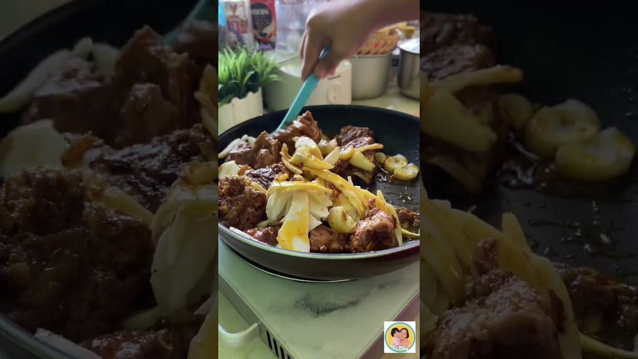 Hot & Sour Pork Ribs with Bamboo Shoots (ဝက်နံရိုးမျှစ်ချဉ်) 