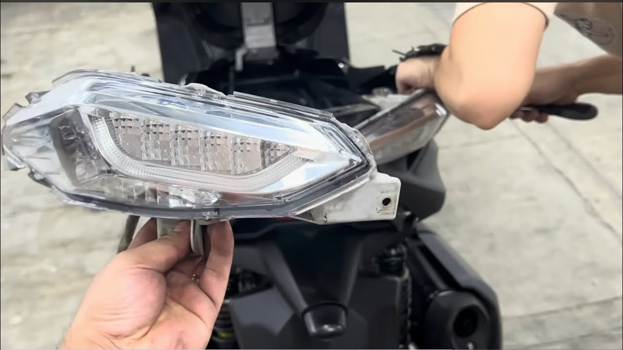 yamaha xmax tail light | clear lens  