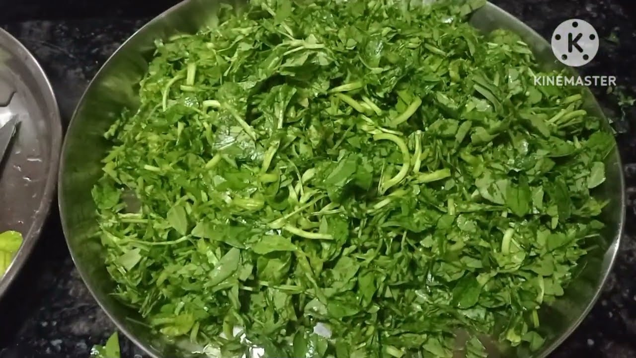 “हरी-हरी मेथी से बना पौष्टिक और स्वाद से भरपूर मेथी का साग, घर पर आसान तरीके से।”