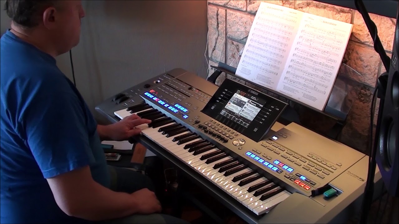 Op de purperen hei (cover by DannyKey) on Yamaha keyboard Tyros 5