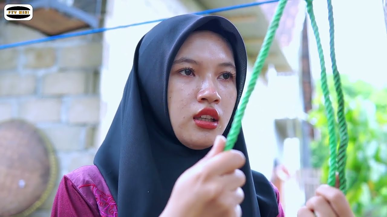 SEORANG IBU CANTIK, T3RP4KS4 G4'N7UN9 DIRI KARENA TIDAK BETAH PUNYA SUAMI K374M !! FILM INSPIRATIF 