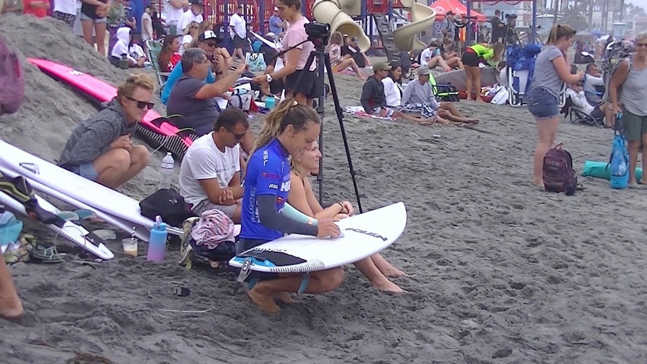 Justine Dupont wins heat at the Supergirl Pro