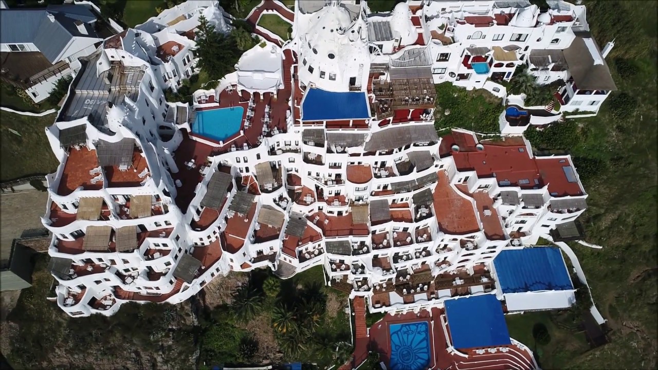 PUNTA BALLENA | CASAPUEBLO | PUNTA DEL ESTE | URUGUAY (DRONE A&eacute;reas 4K) &copy;DIREITOS RESERVADOS