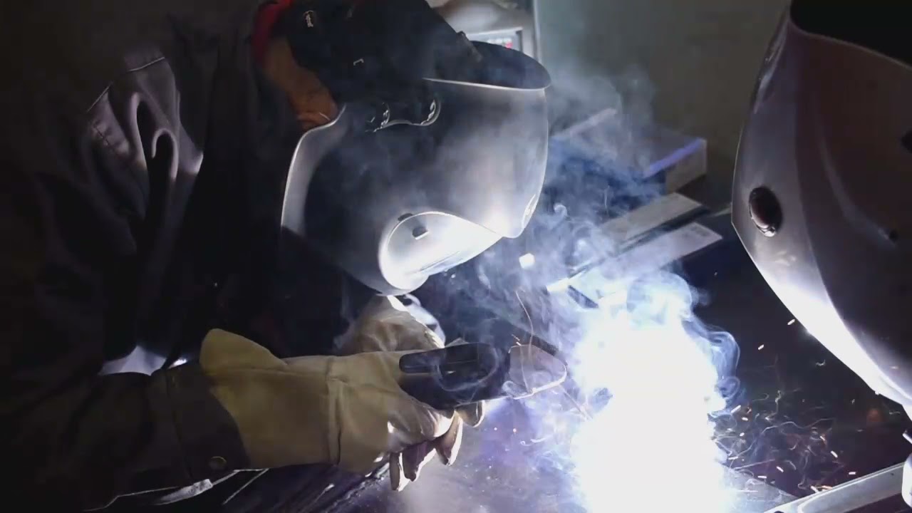 Synergic  Schweissgerät URANOS 2000 SMC Böhler Welding
