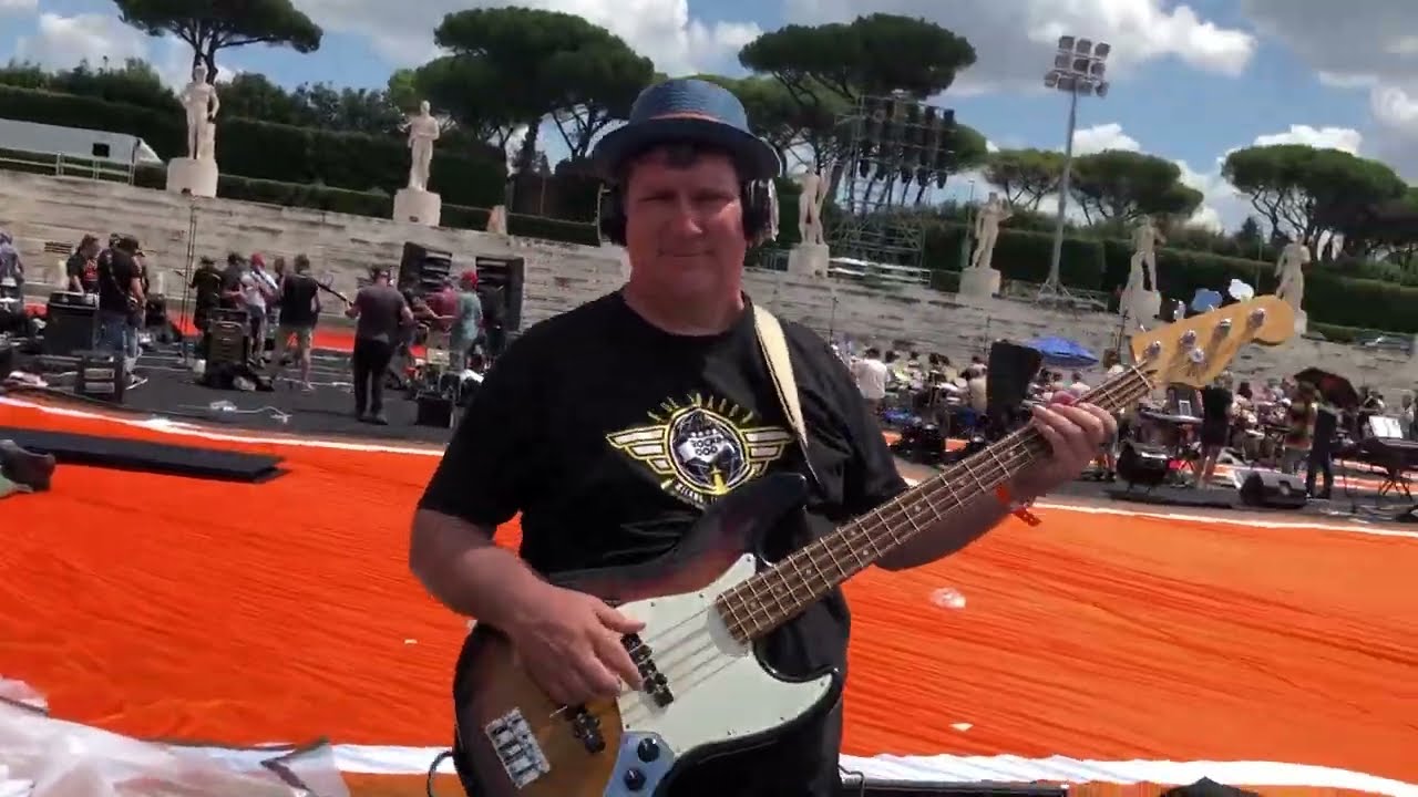 The sensational illegal rehearsal Video from Aperol Rockin'1000 - Roma 2023 - Seven Nation Army