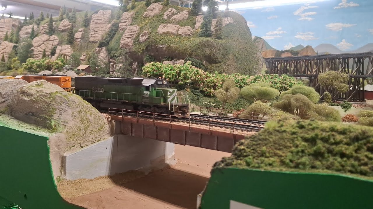 Chasing UP 1989 and ATSF 5704