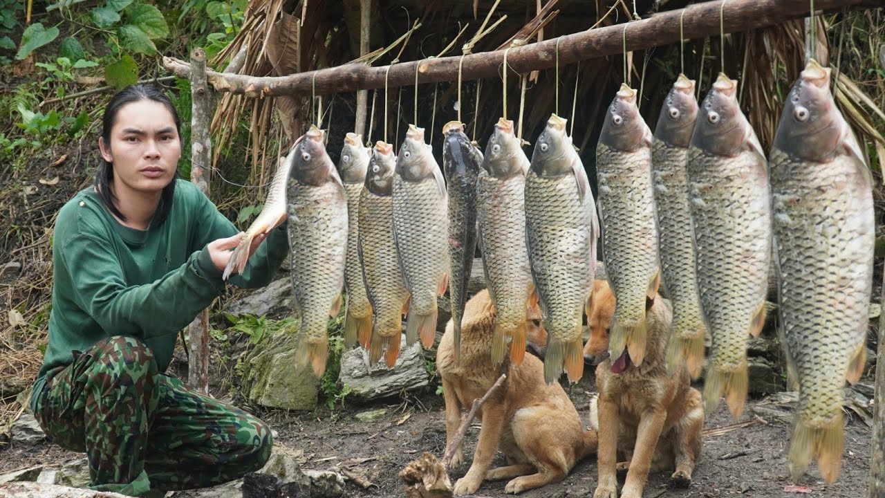 FULL VIDEO : Hunting and processing smoked meat, survival alone