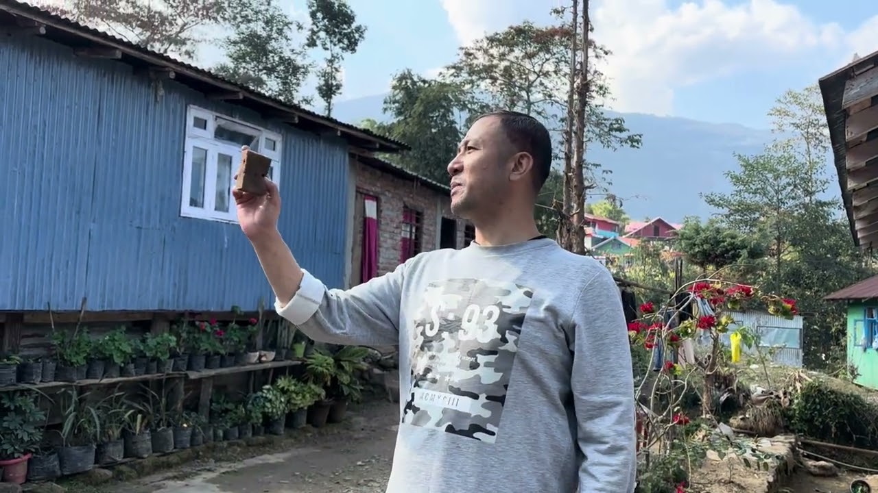 Aaj Siliguri bata mungpoo farkiyeu haamiharu😊