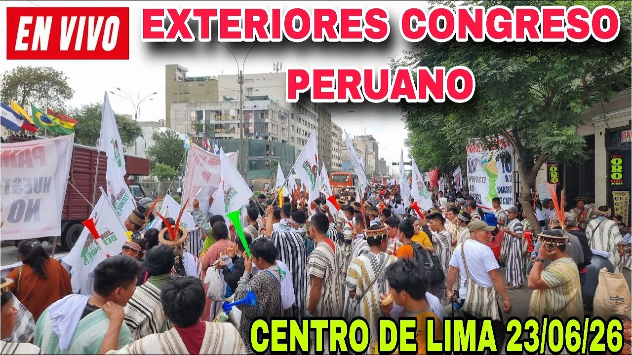 #EnVivo Marcha en exteriores del Congreso peruano Lima Per&uacute;, originarios presentes
