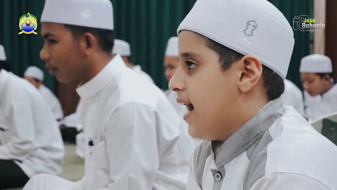 مختصر الحديقة النضرة مع طلاب مركز العدني بإندونيسيا