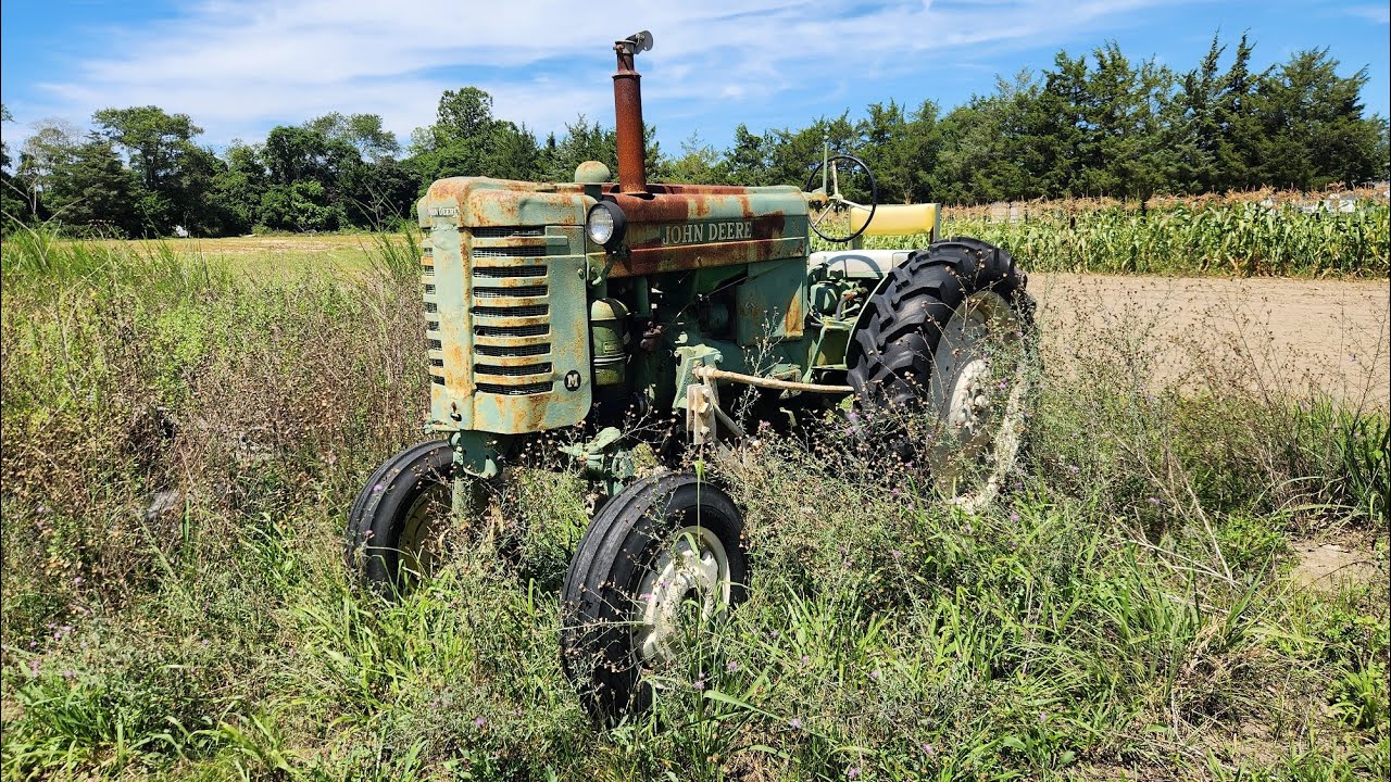 Трактор John Deere 