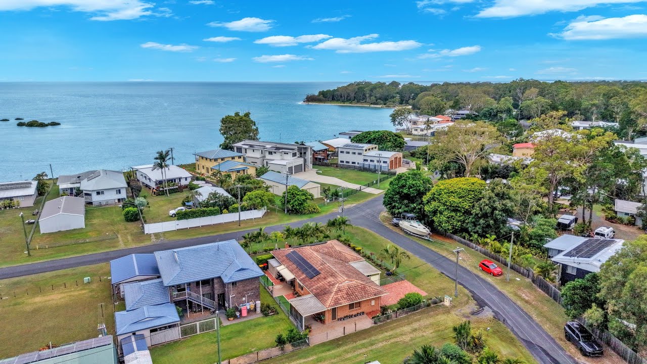 37 Moreton Street, Toogoom, Qld