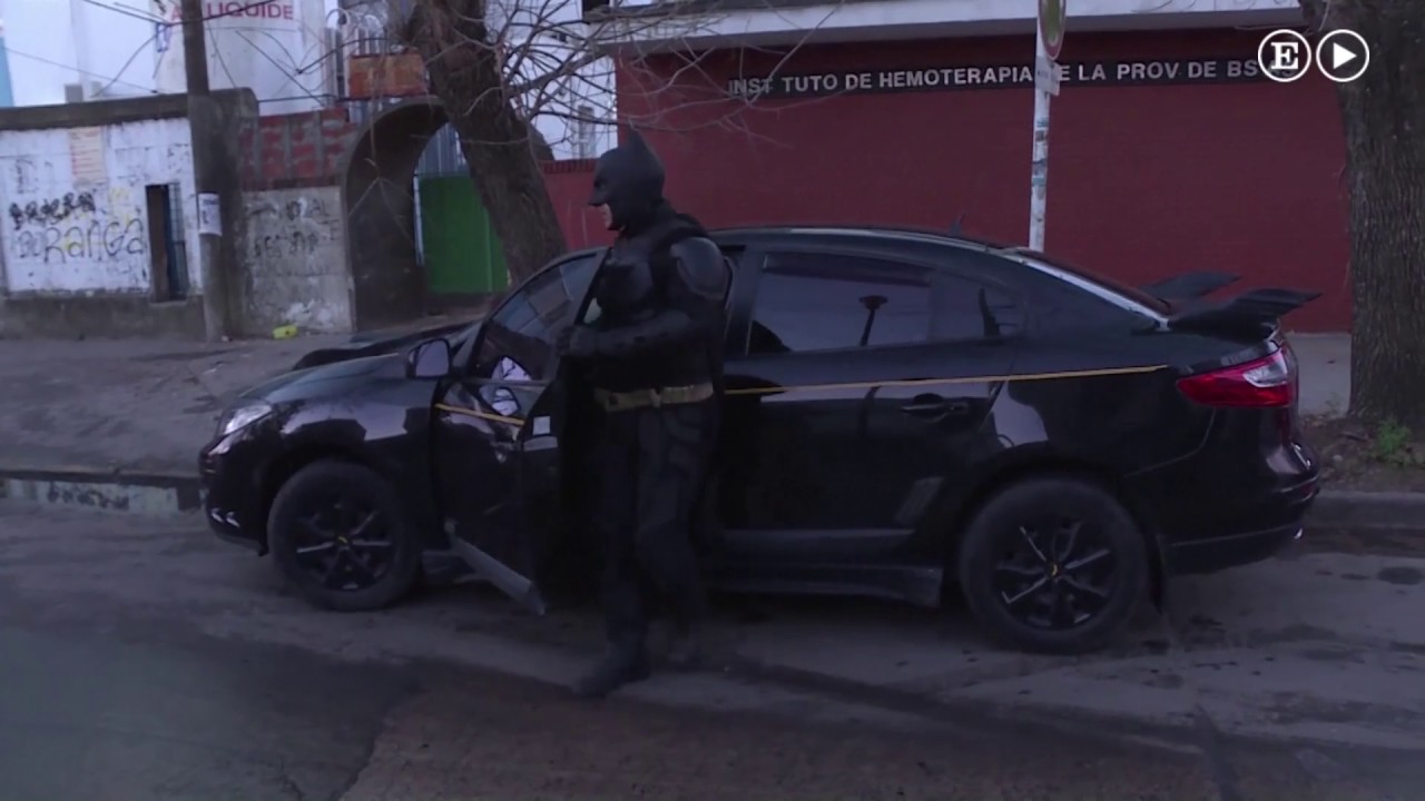 Este Batman anónimo visita a los niños enfermos de La Plata | Argentina
