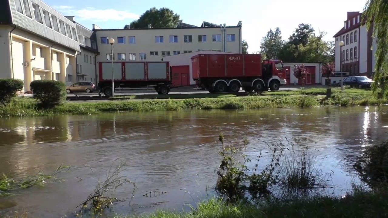Podtopienia, wysoki stan Słupi i pogotowie przeciwpowodziowe w Słupsku