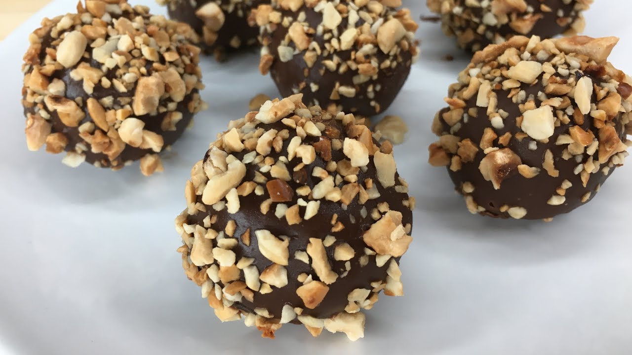HOMEMADE FERRERO ROCHER | EASY SNACK | HOMEMADE FERRERO ROCHER CHOCOLATE RECIPE SIMPLE TO MAKE