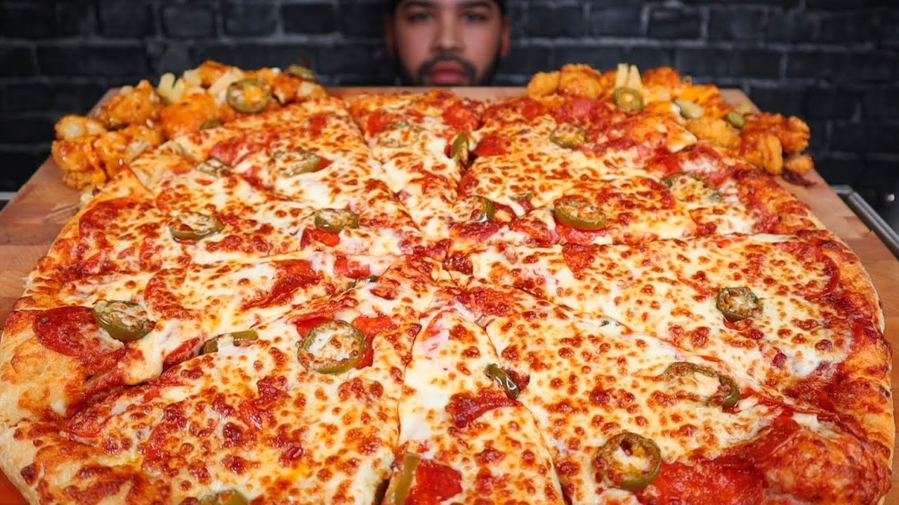 ASMR DOUBLE CHEESE DOUBLE PEPPERONI JALAPEÑO PIZZA & SPICY JALAPEÑO PINEAPPLE CHICKEN BITES MUKBANG