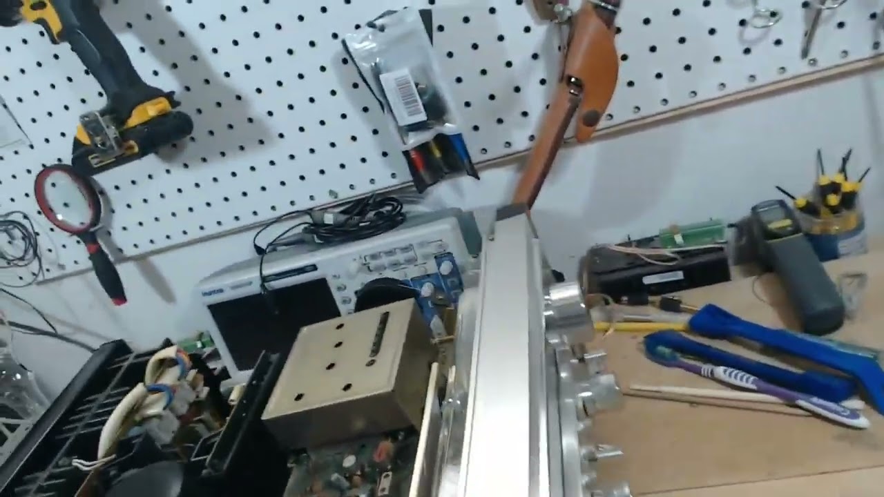 Pioneer SX 1050 Stereo Receiver Repair/Recap Part 1 - Initial Evaluation