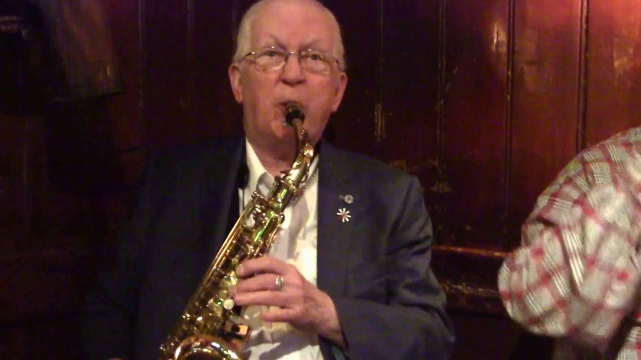 SWEET SUE (Victor Young),  by Helge Kaj's Trio With Friends At Hvide Lam - May 2016