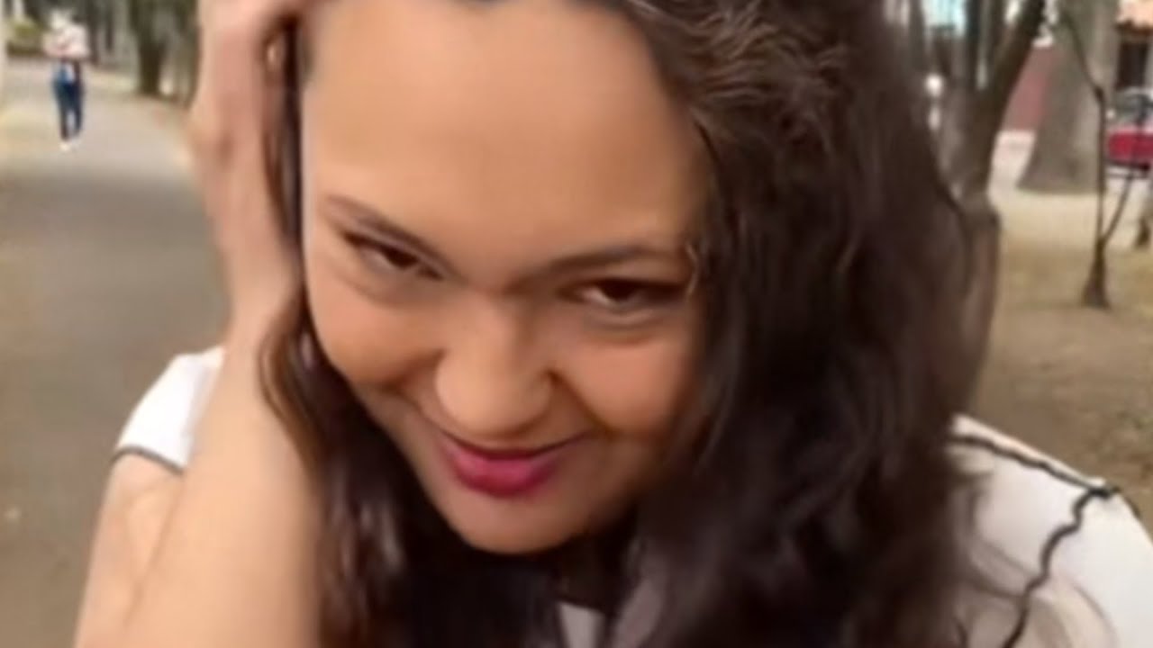 POV: Te Cruzas con la Fan de Wattpad.
