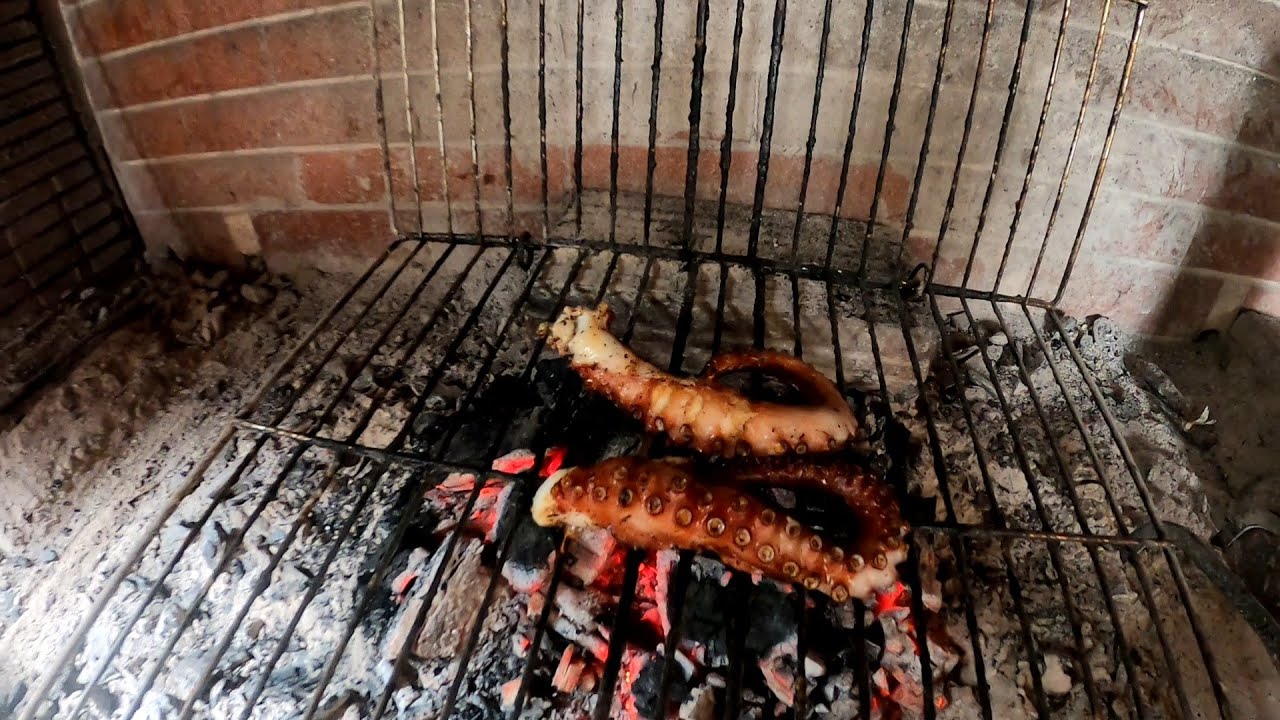 Χταπόδι λιαστό για μερακλήδες,μια συνταγή μαγεία-sun-dried octopus for fanatics a recipe that magic.