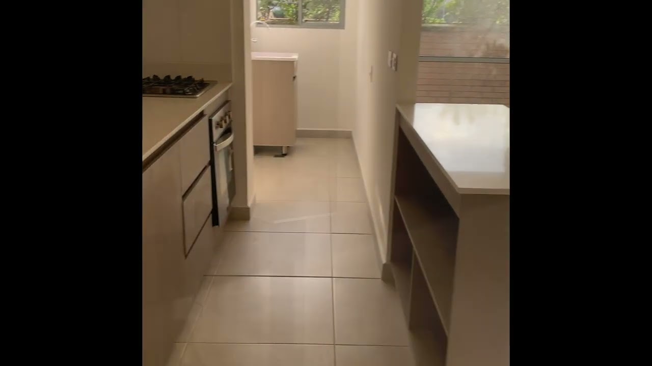 Vendo apartamento cerca a VIVA Envigado de 80.14 m2 y 13.3 de tza
