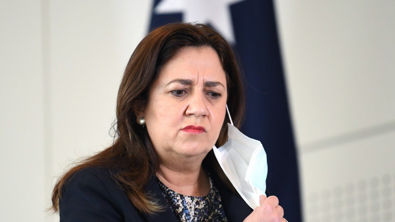 Queensland government under pressure to change close contact rules