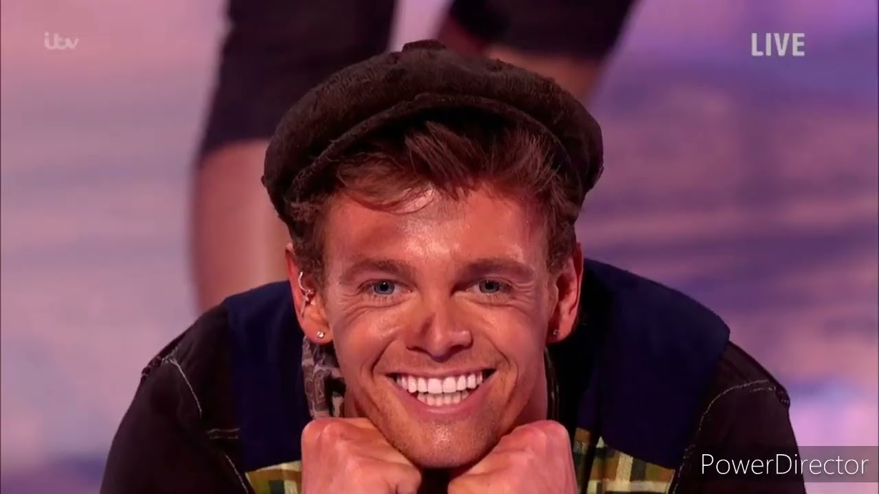 Regan Gascoigne and Karina Manta skating in Dancing on Ice (Final) (27/3/22)