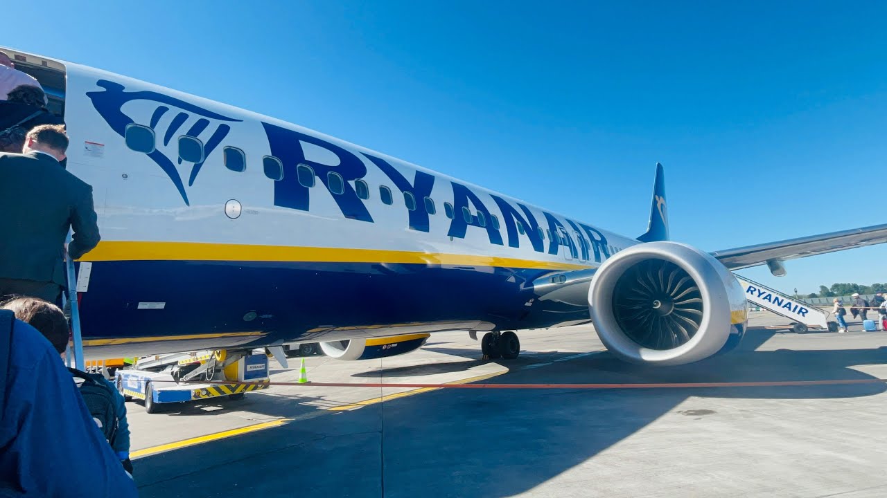 TRIPREPORT | Ryanair | Dublin - Edinburgh | Boeing 737-8 200