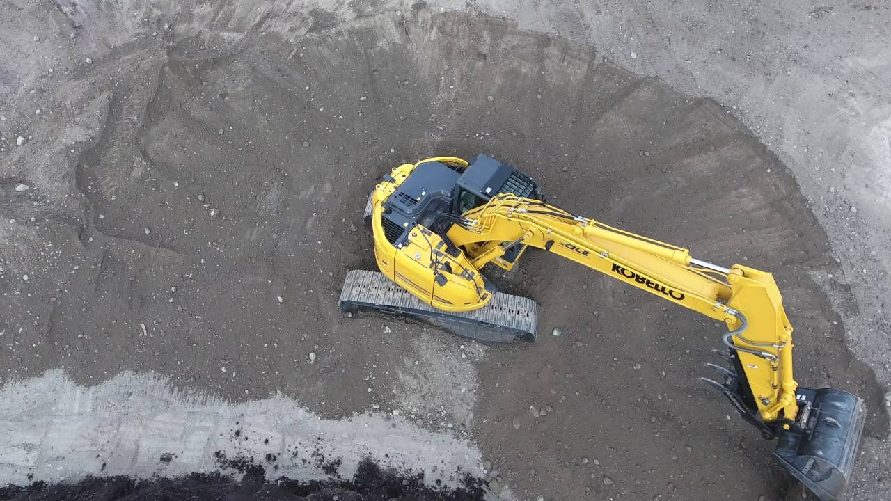 Kobelco 230 in HD
