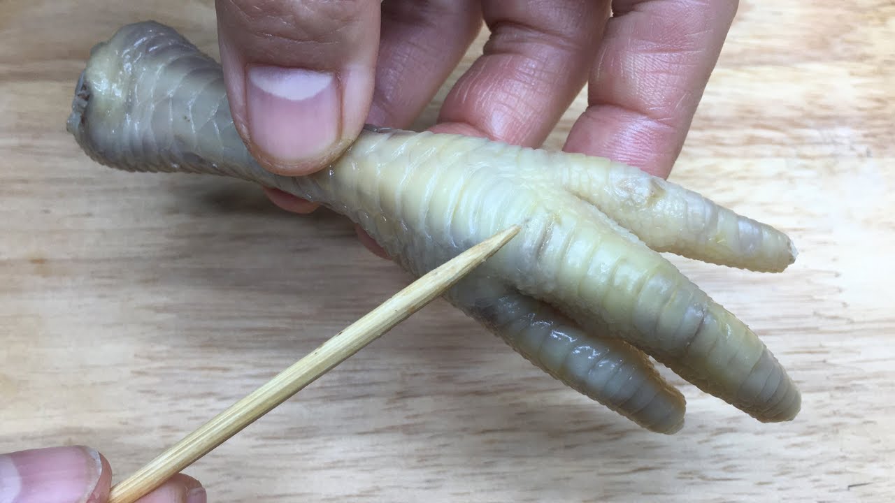 Быстро отделите кости от куриных ножек с помощью одной лишь ЗУБОЧИСТКИ!