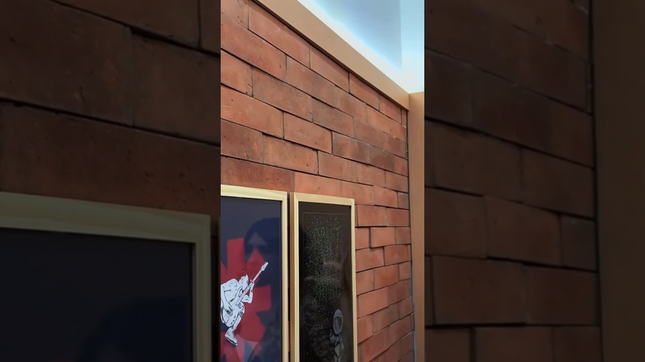 Olha essa DICA da arquiteta para PRENDER O OLHAR no lugar certo em uma parede de P&Eacute; DIREITO ALTO 😃