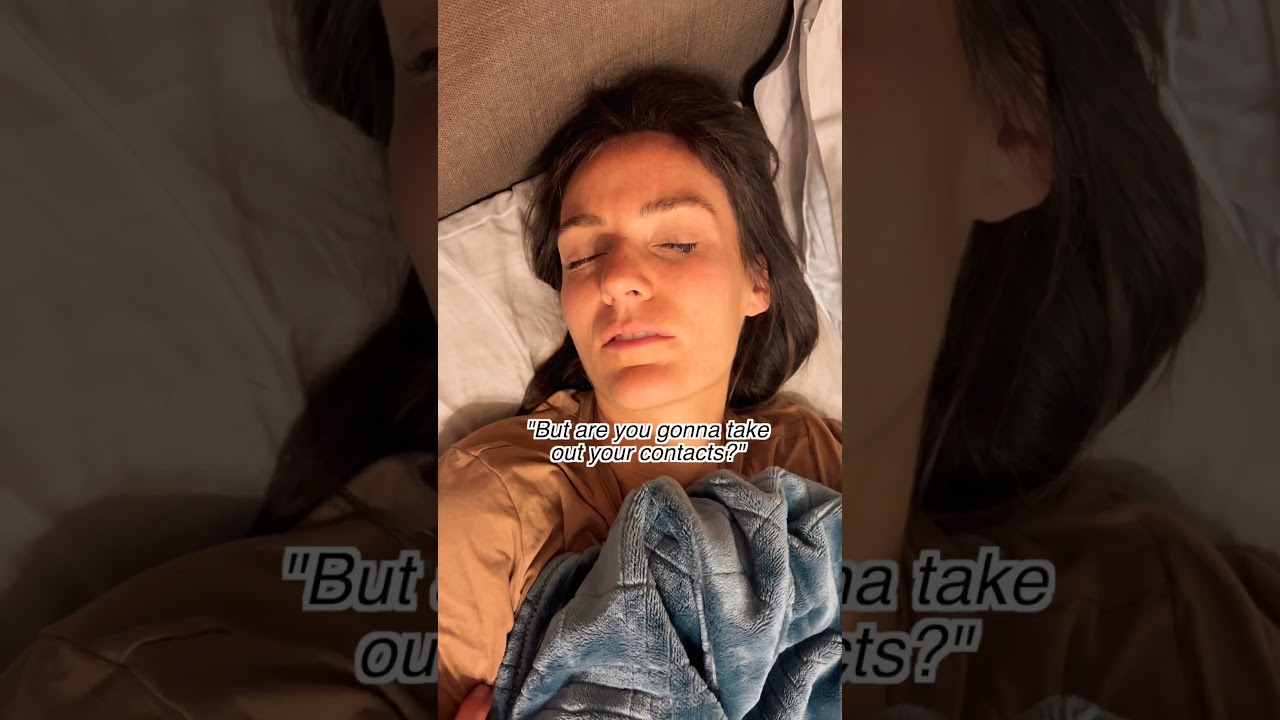Когда она спит, разговаривает 😂 #шорты
