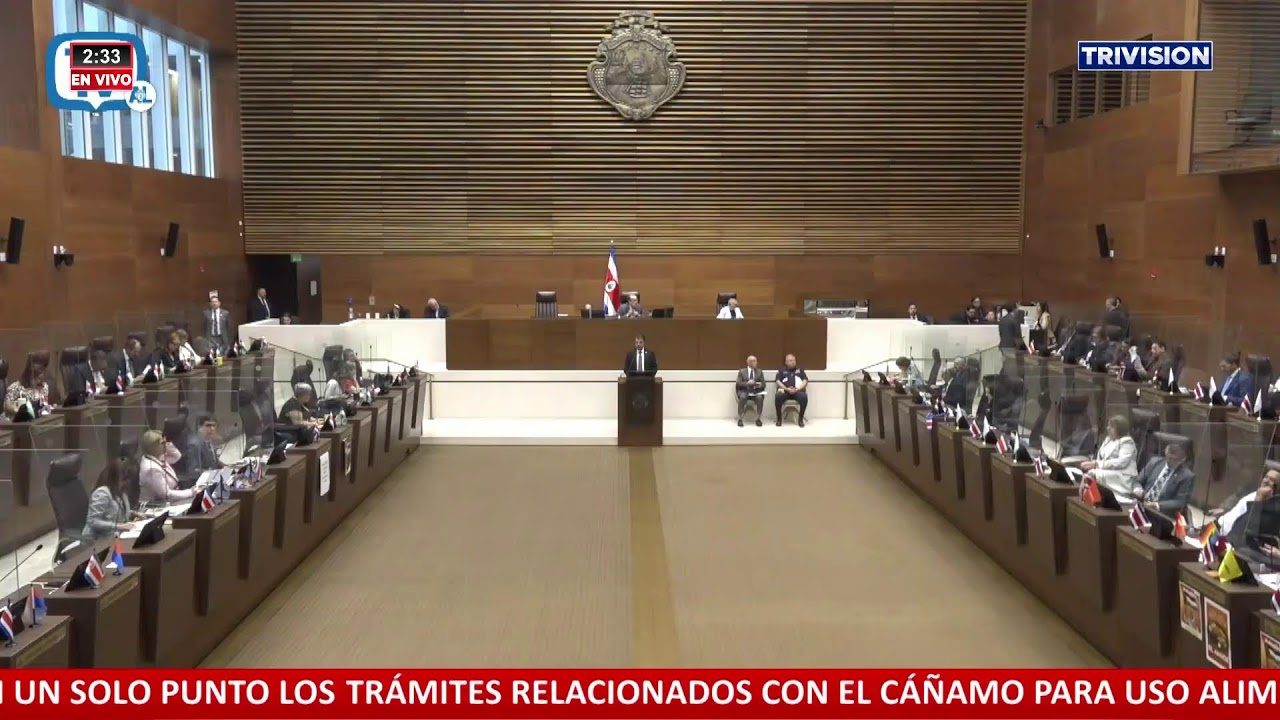 Mario Zamora, comparece en este momento en el Plenario, para referirse al tema de Crucitas.