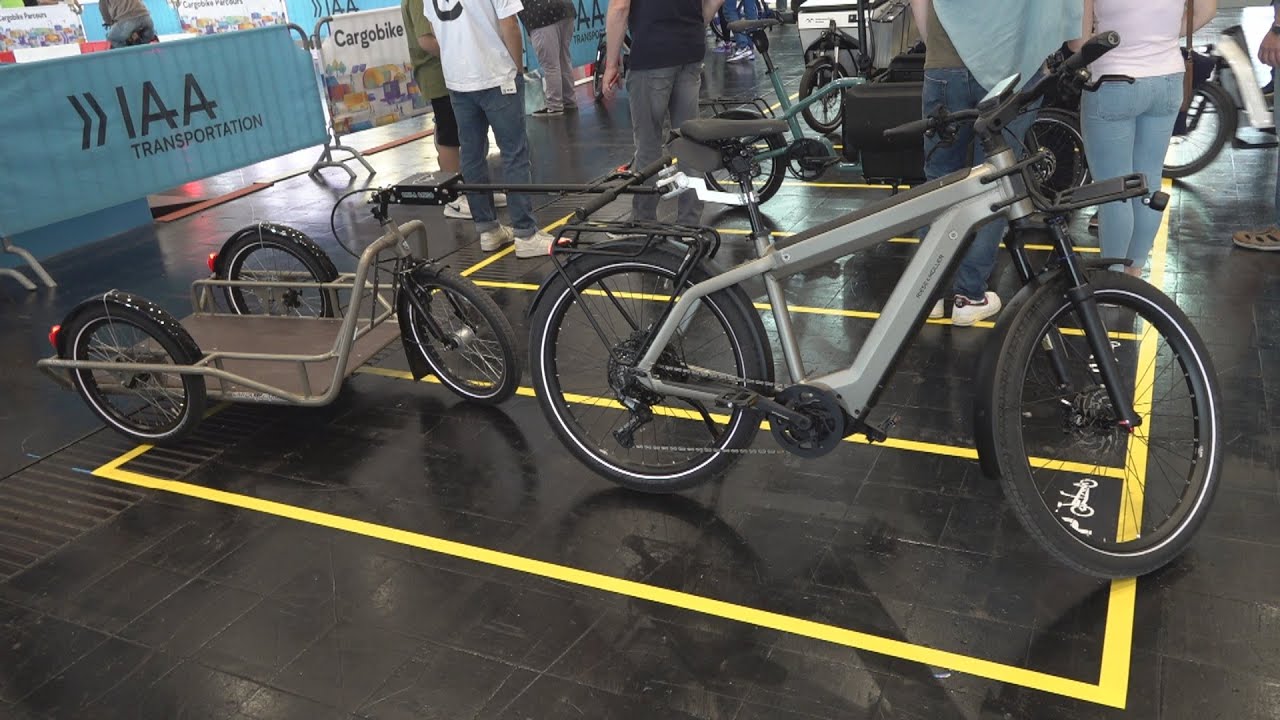 Riese & Müller Supercharger with Trailer E-Bike (2025) Exterior and Interior