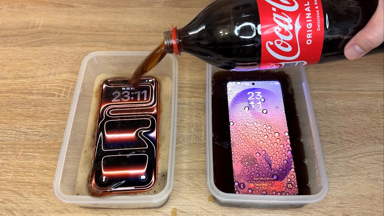 iPhone 17 Pro Max vs Samsung Galaxy S26 Ultra - Coca Cola FREEZE TEST! Wow