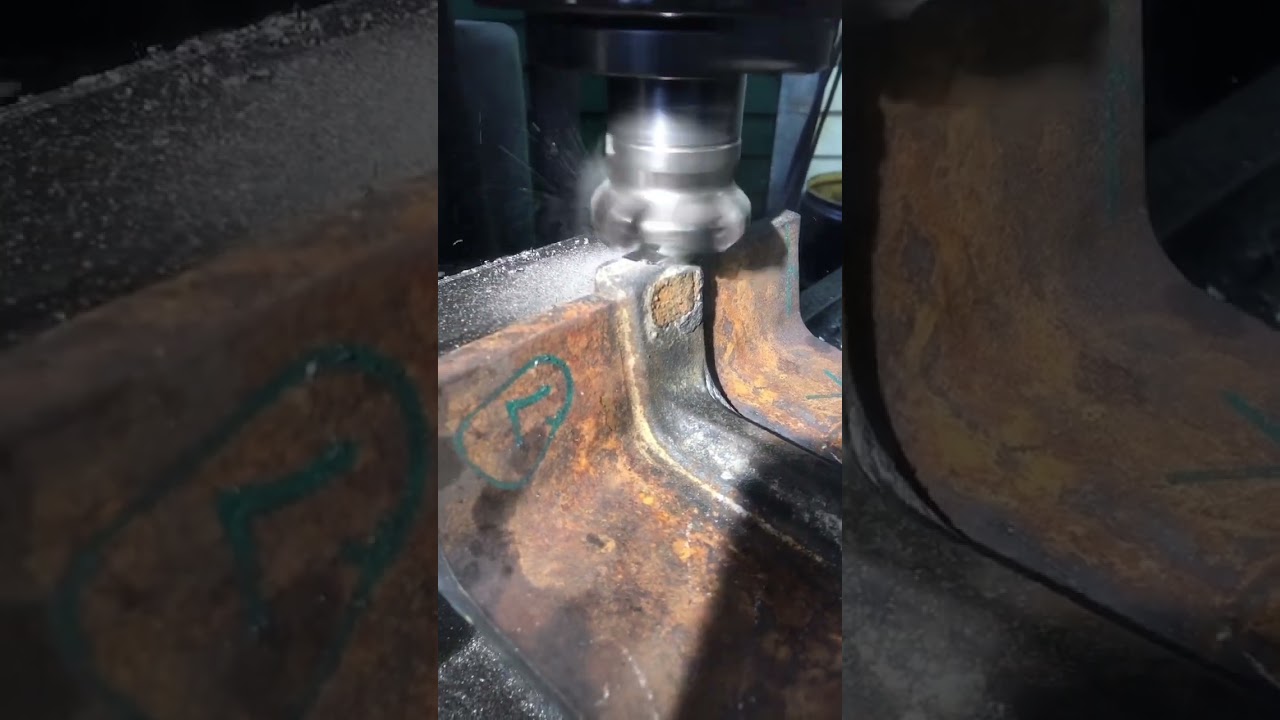 CLOSE LOOK ON MACHINING HIGHLY FERRITIC RAILWAY STEEL PIECE PRIOR REPLICA INVESTIGATION IN LABORATOR