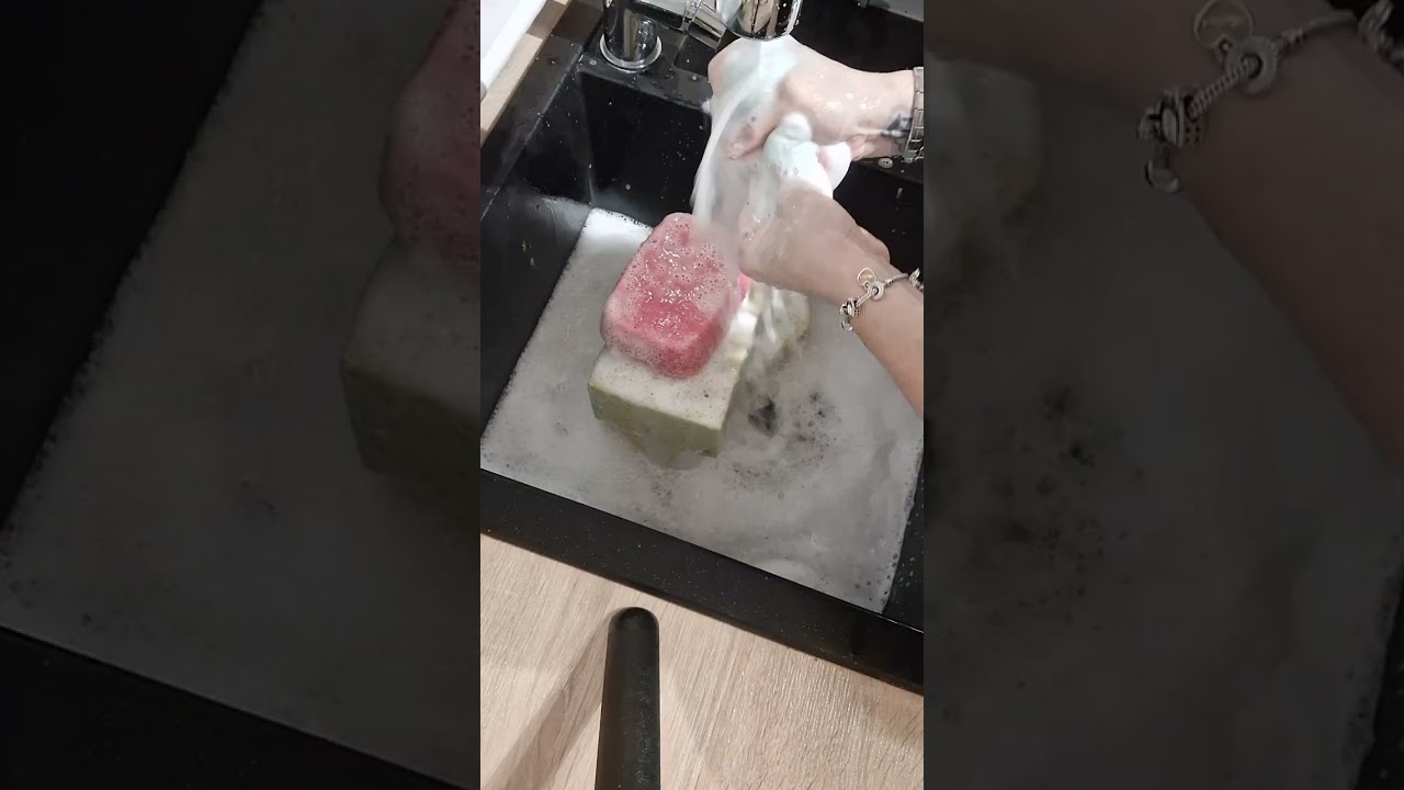 ##asmr #satisfying #foam #sound #suds #soap #crunchy #crisp #sponges #rinse 