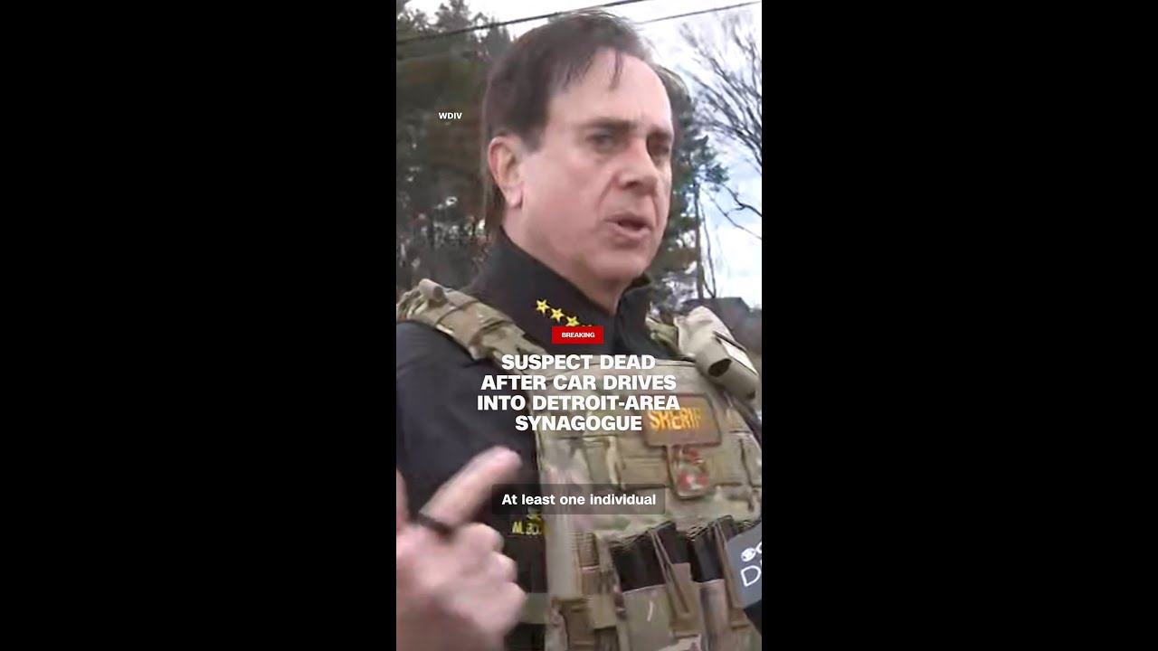 Подозреваемый погиб после того, как автомобиль въехал в синагогу в районе Детройта.