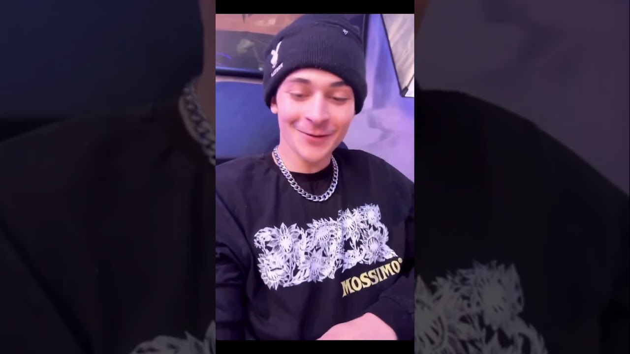 Bars and Melody Leondre Devries was trying to get tattoo