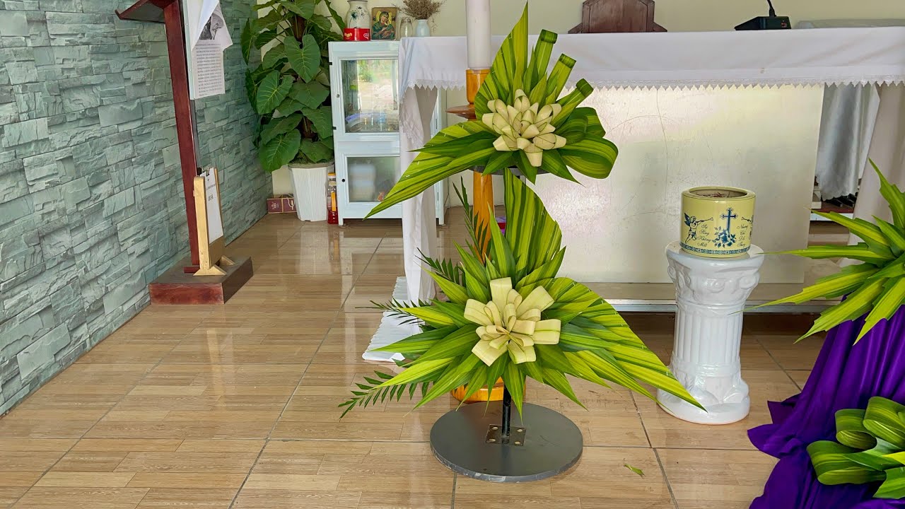 Cắm lá lễ tro. Giáo họ Thanh Long.