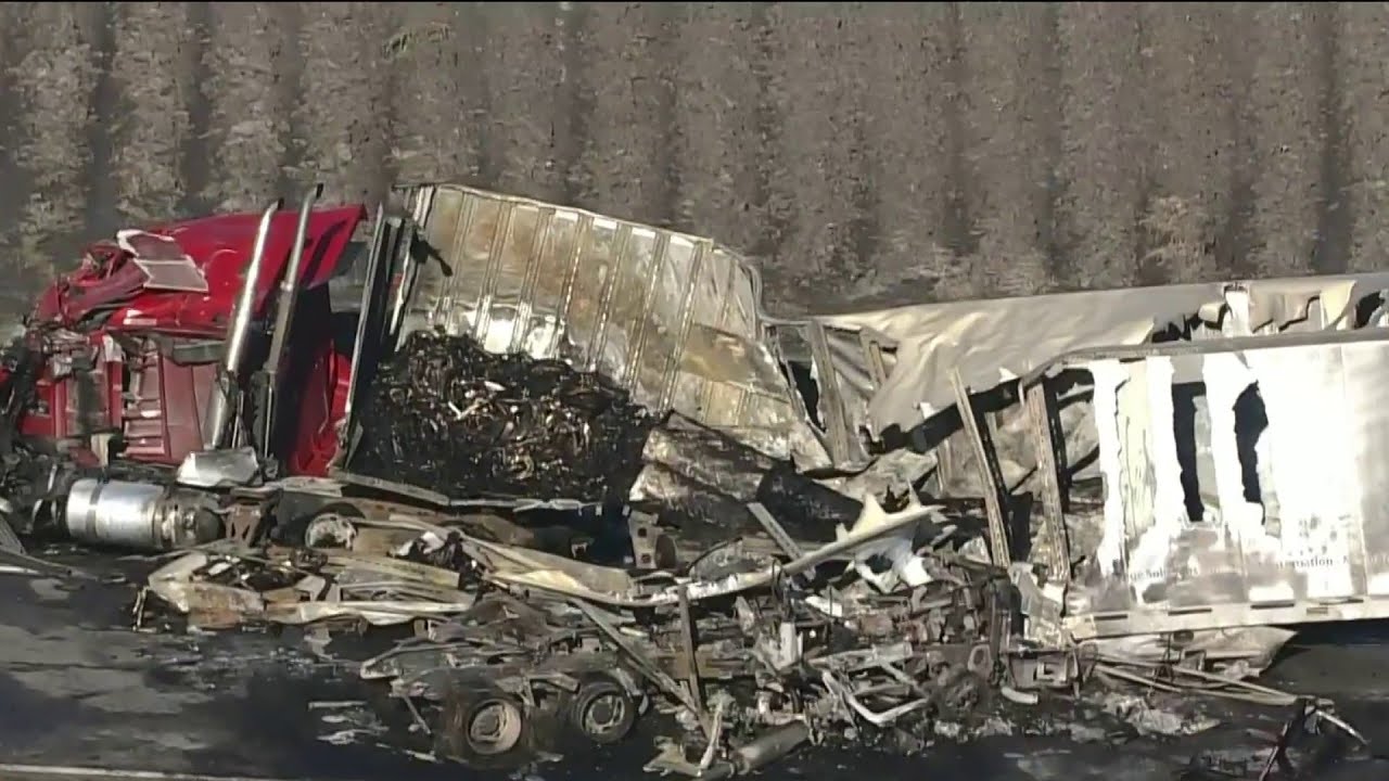 3 dead after 3-vehicle crash involving two 18-wheelers