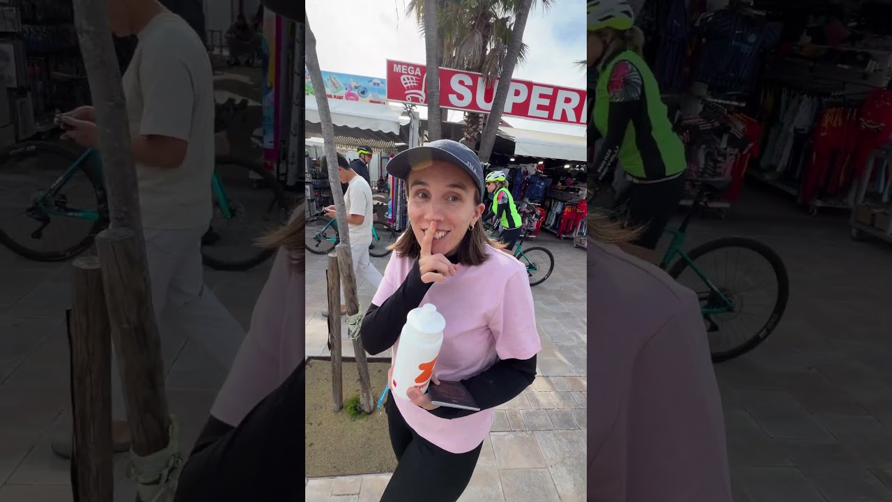 Бен едет на велосипеде в первый день с @gozwift